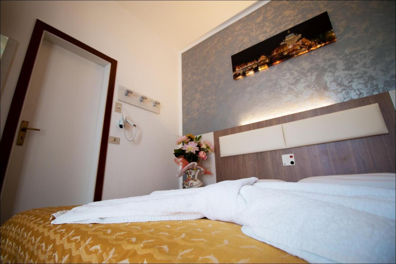Hotel Belfiore Мисано Адриатико Екстериор снимка